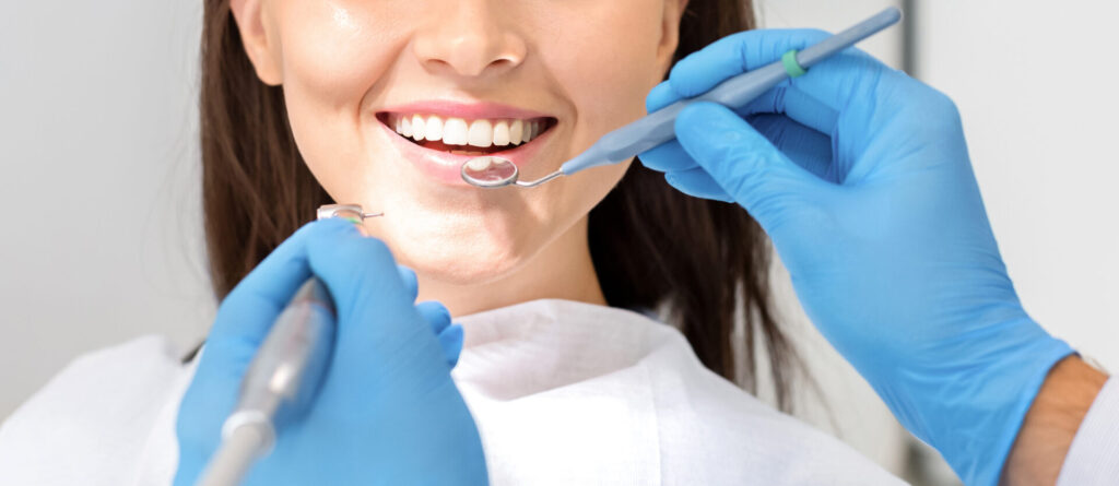 歯の治療中の画像