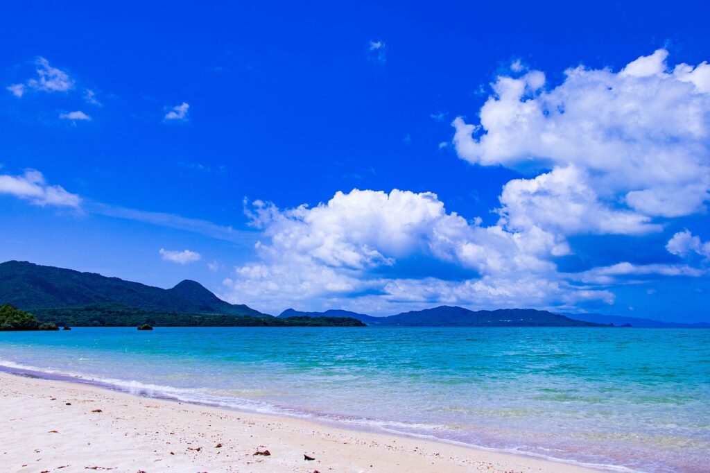 沖縄の砂浜